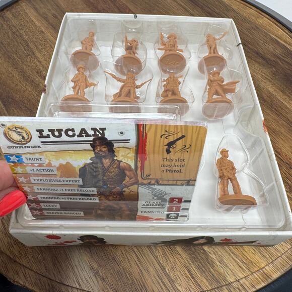 Zombicide Undead or Alive Special Guest Paola Parente Kickstarter Exclusive - Picture 4 of 8